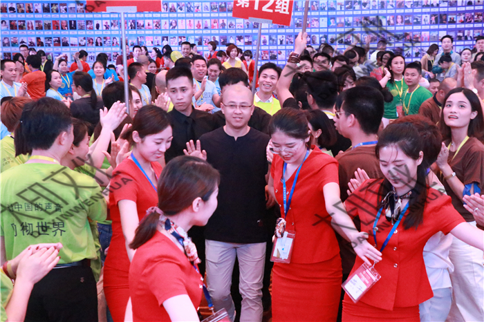 李万博