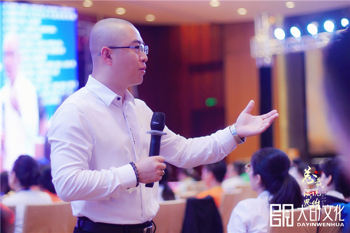 广州演讲培训：工作中如何进行即兴演讲表达？