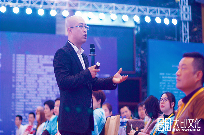 说话思路不清晰、没条理,如何口才训练才能调整？