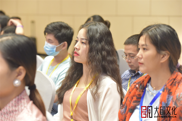 在职场生活，提高沟通表达能力，逻辑思维